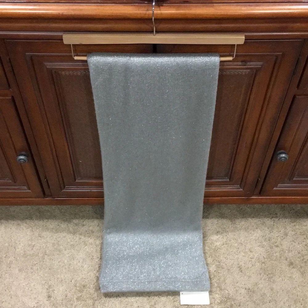 💚 CALVIN KLEIN 💚 COLLECTION LUXURY ULTRA RARE HARD TO FIND BEAUTIFUL BLANKET .